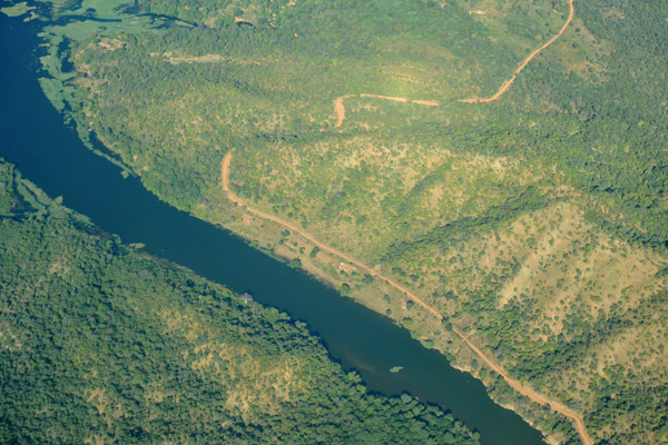 A small river entering Lake Kariba with a road (S16 58.0/E027 38.9)