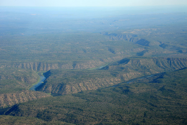 Lukos River from Zimbabwe joining the Zambezi in the canyonlands between Victoria Falls and Lake Kariba (S17 59/E26 55)