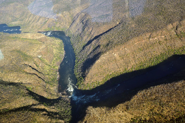 Rapids on the Zambezi River (S17 58.3/E026 02.6)