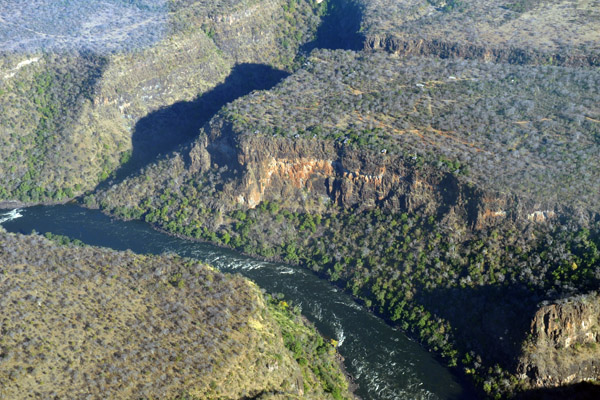 Gorges Lodge on the Zimbabwean cliffs high above the Zambezi River