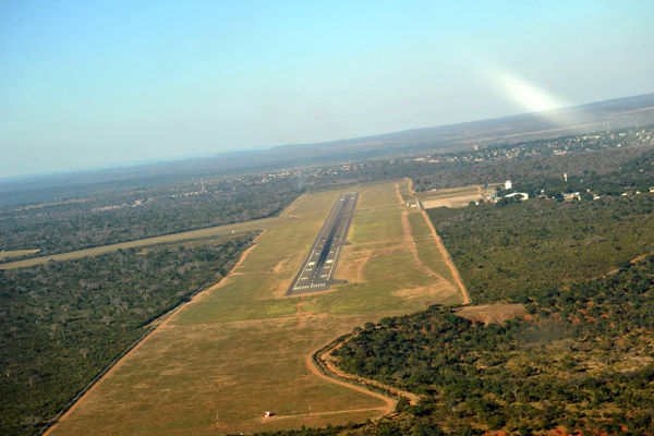 Turning final for Runway 10 at FLLI