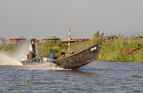 Motorized long boat, Inle Lake