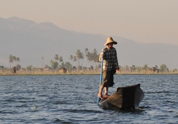 Inle Lake leg-rower on a canoe