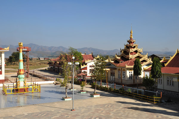 Phaung Daw U Pagoda, Ywama