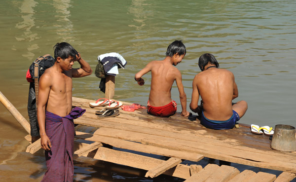 Villagers by the river, Indein