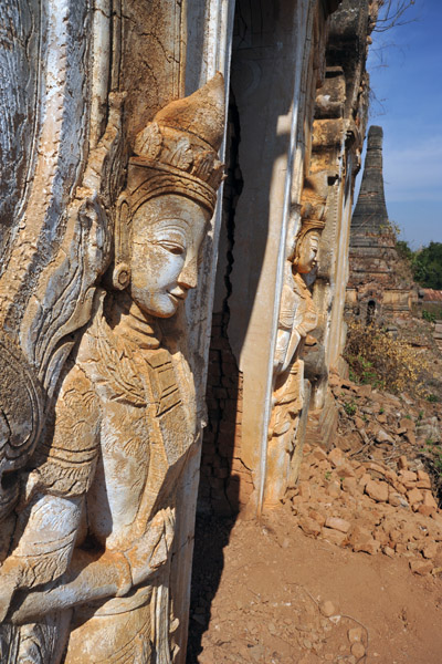 Sculpture on the large temple at Nyaung Ohak