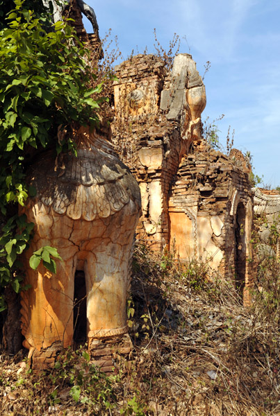 Ruins of a Chinthe (guardian lion), Nyaung Ohak