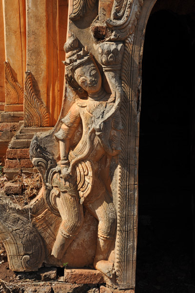 Sculpture flanking a temple entrance, Nyaung Ohak