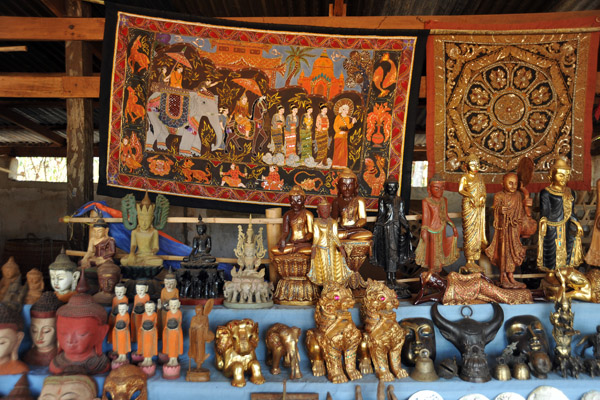 Shwe Inn Dain Pagoda arcade
