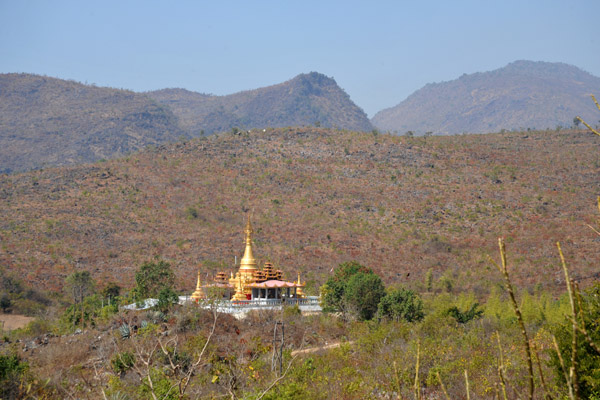 Temple 300m NW of Shwe Inn Dain