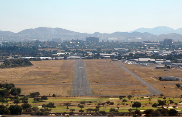 Landing Runway 01 at Windhoek-Eros (FYWE)