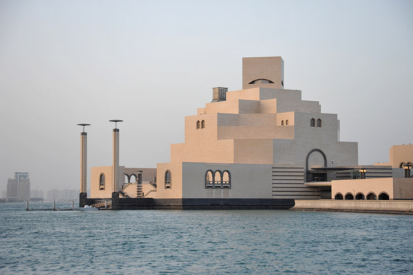 Architecture of the Museum of Islamic Art, Doha (I.M. Pei)