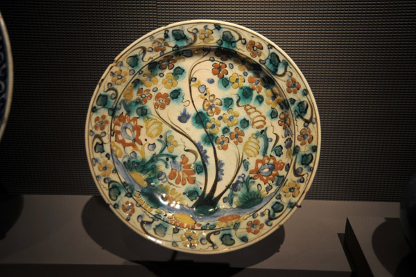 Dish, Iran ca 1600