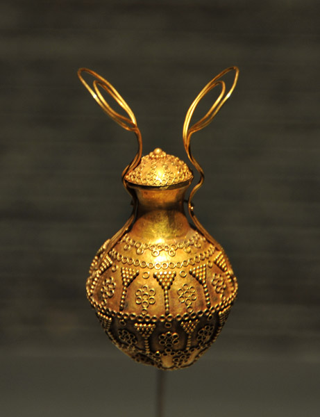 Perfume Flask, Syria or Iran, 11th-12th C.