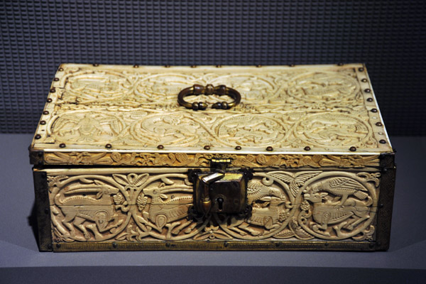 Ivory box, southern Italy or Sicily, 12th-13th C.