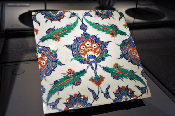 Iznik Tile 1550-1565