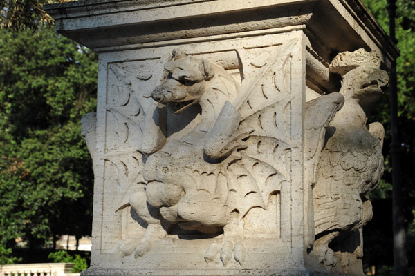 Dragons on a pillar - Villa Borghese