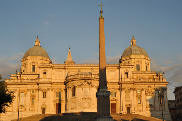 Santa Maria Maggiore, Piazza dell'Esquilino