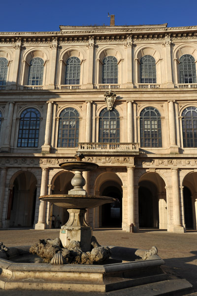 Palazzo Barberini - fountain