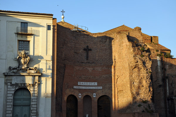 Basilica di  Santa Maria degli Angeli e dei Martiri, Piazza della Repubblica