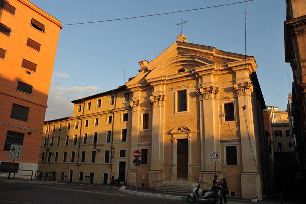 San Gioacchino e Anna ai Monti, Via Giovanni Lanza