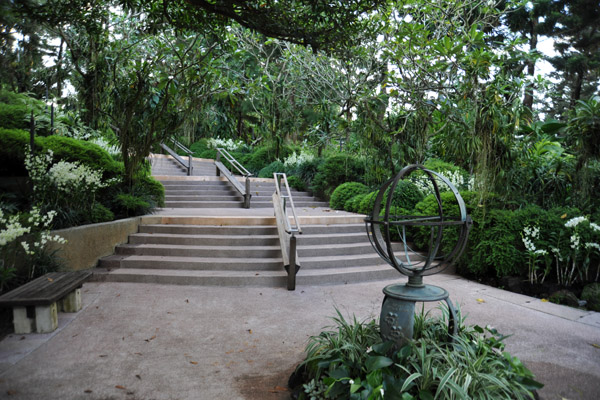 Sundial and steps, National Orchid Gardens, Singapore