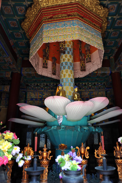 Lotus Throne with Longevity Buddhas - Yansui Pavilion