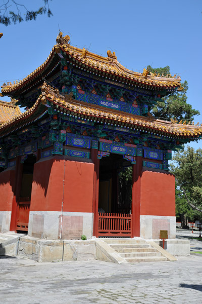Pavilion protecting the stone stelae of the Confucius Temple