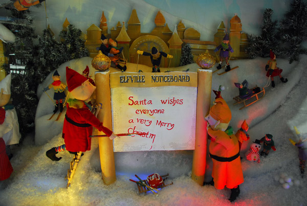 Elfville Noticeboard - Santa wishes everyone a very Merry Chrism...