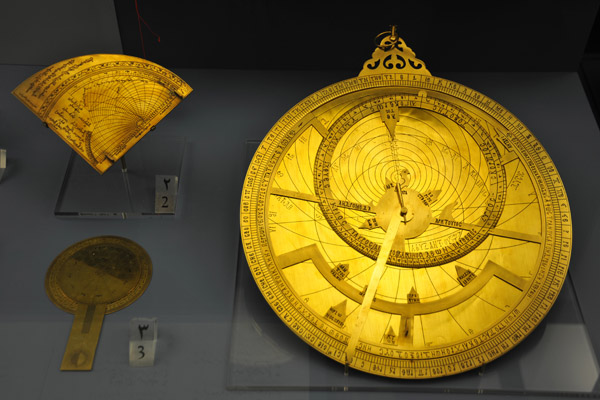Astronomical instruments based on 14th Century models