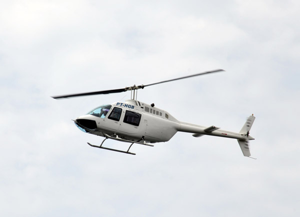 Helisul Taxi Areo Bell 206B JetRanger III circling Corcovado (PT-HGB)