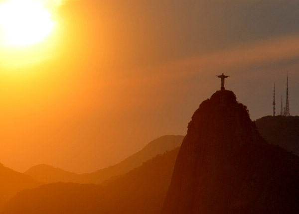 Corcovado and Cristo Redentor sunset from Po de Acar