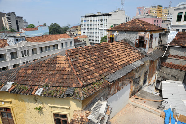 Passing over the rooftops of Rio