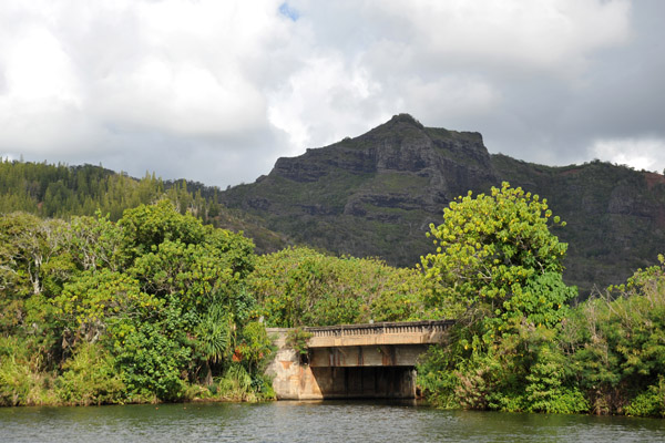 Wailua River with Nounou Mountain, the Sleeping Giant, Kauai