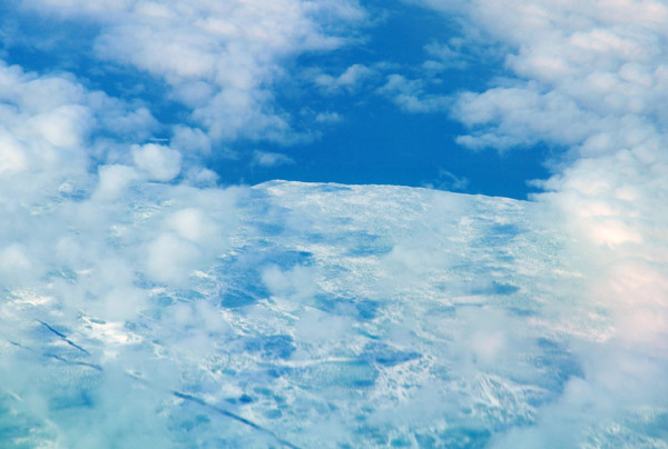 Coast of the Arctic Ocean (N72 49/E079 11)
