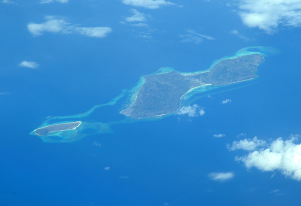 Pulau Pamona, Indonesia (S08 22/E122 18)