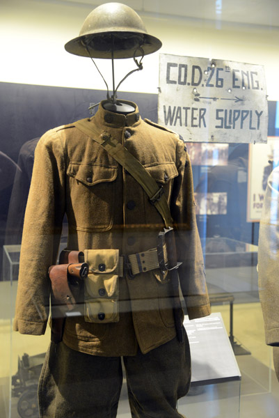 Uniform of American 11th Engineer Regiment, 1917