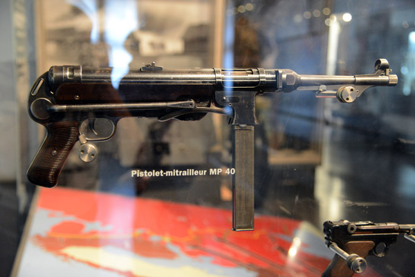 German submachine gun MP40 Schmeisser
