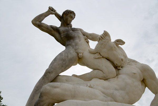 Thse combattant le Minotaure - Theseus battling the Minotaur, Jardin des Tuileries, Paris