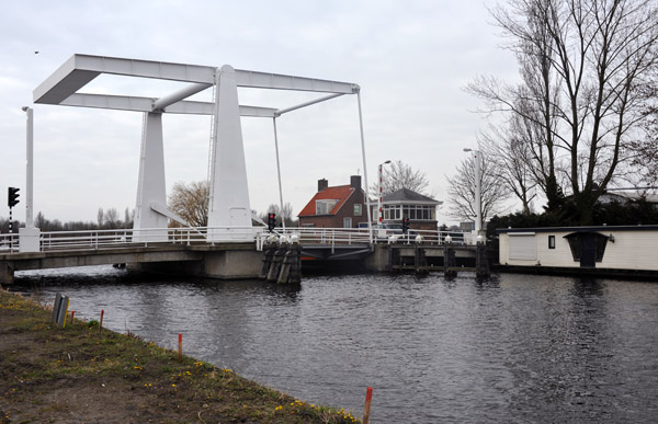 Hillegommerbrug over the Leidsevaart (Leiden Canal)