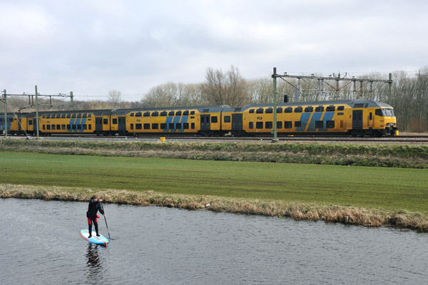 The Haarlem-Leiden railroad follows the route of the old canal