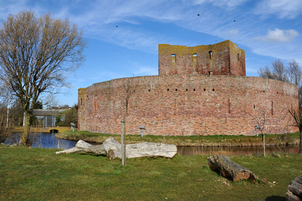 Rune van Teylingen, 13th C. Castle