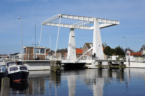 The bridge at Lisse over the Haarlem-Leiden Canal