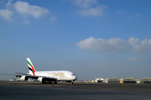 Emirates A380 with the new Emirates Engineering Centre