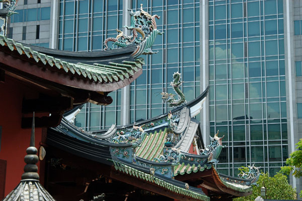 Traditional and modern, Thian Hock Keng Temple