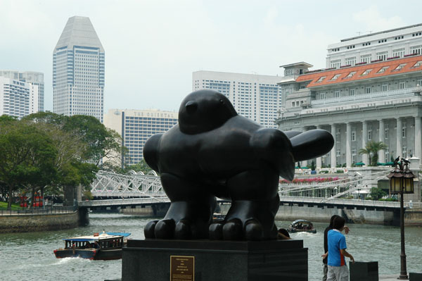 The Bird by Fernando Botero in front of UOB Plaza