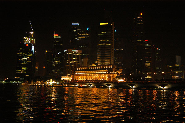 Fullerton Hotel and the Central Business District