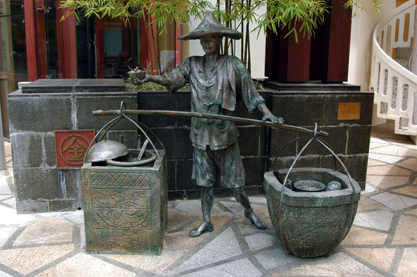 Sculpture near Far East Square