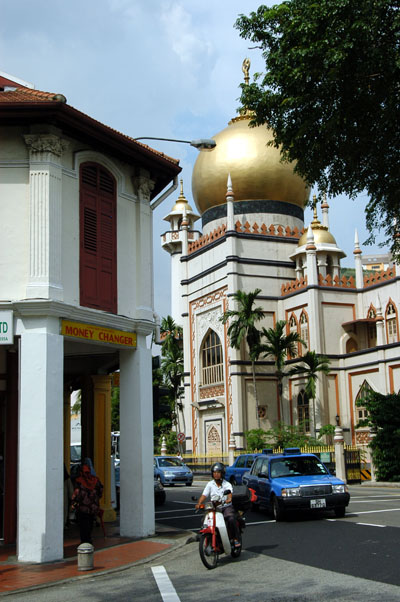 Sultan Mosque and N. Bridge St.