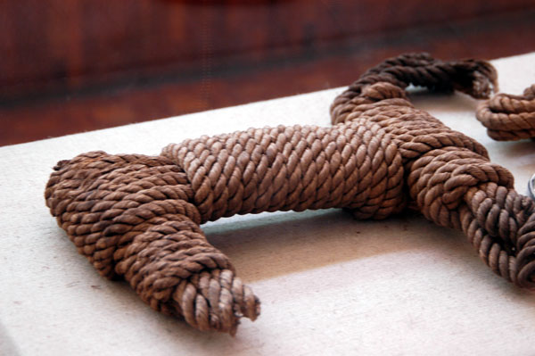 Knotted rope found with Cheops' boat